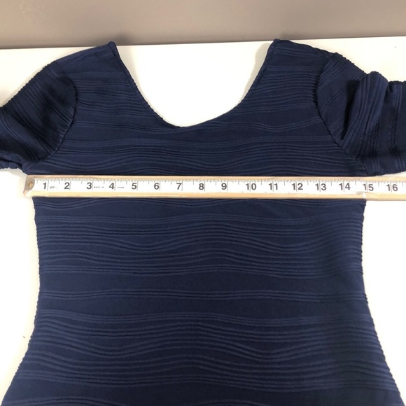 Jennifer Lopez Scoop Back 3/4 Sleeve Top Extra Small - Picture 5 of 8